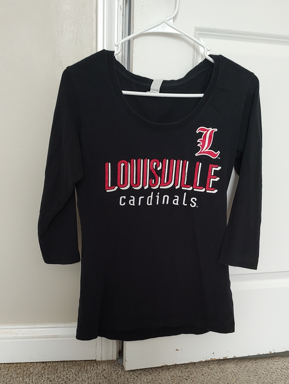 Louisville Cardinals Women's Black Scoop Neck Long Sleeve Tee